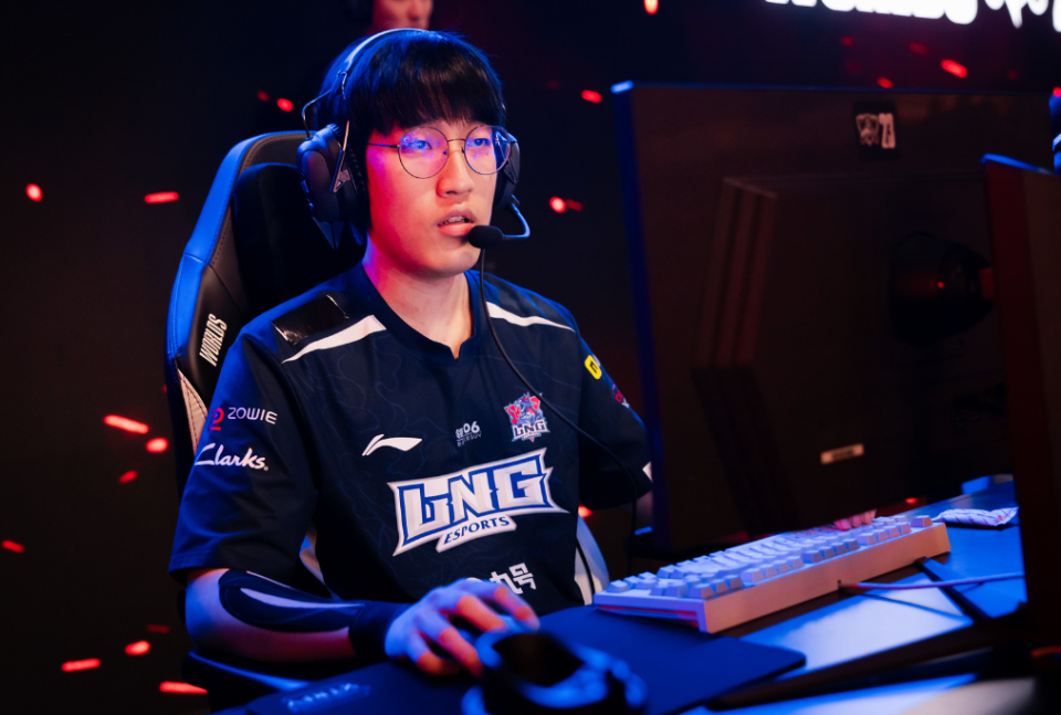 包含Scout迎来五赛季高光表现,公牛球迷沸腾!的词条 包含Scout迎来五赛季高光表现,公牛球迷沸腾!的词条