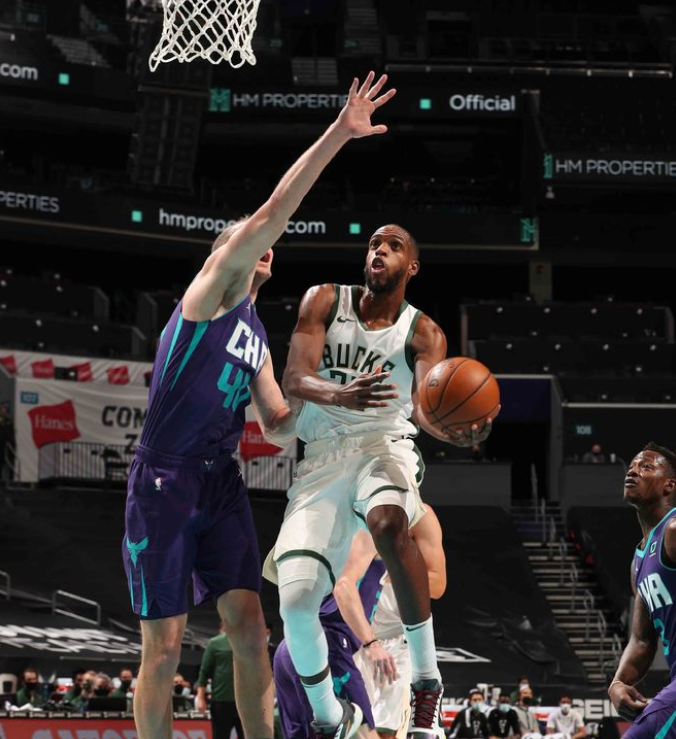 爱游戏体育-关于Doinb在雄鹿比赛中爆冷，突破纪录引发热议！的信息